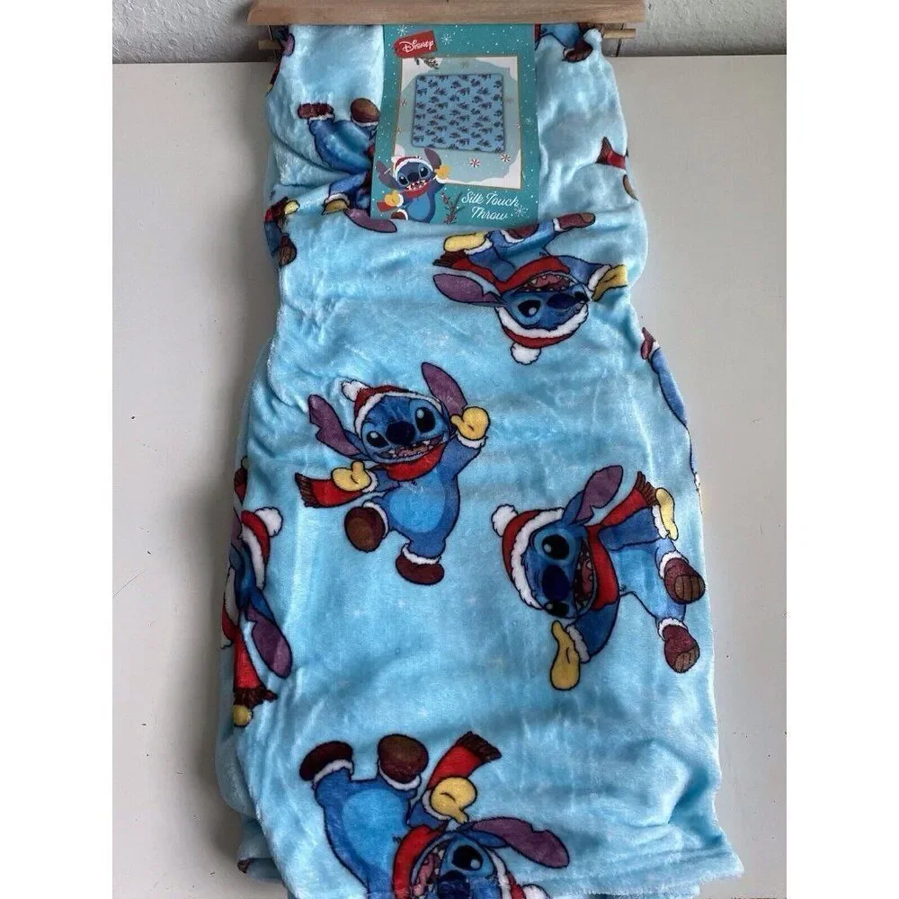 Disney Stitch With Mittens Winter Christmas Santa Hat Throw Blanket 50 X 70” NEW
